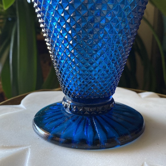 Vintage Ivima Made in Portugal Ruffled Diamond Point Glass Vase - Picture 5 of 7